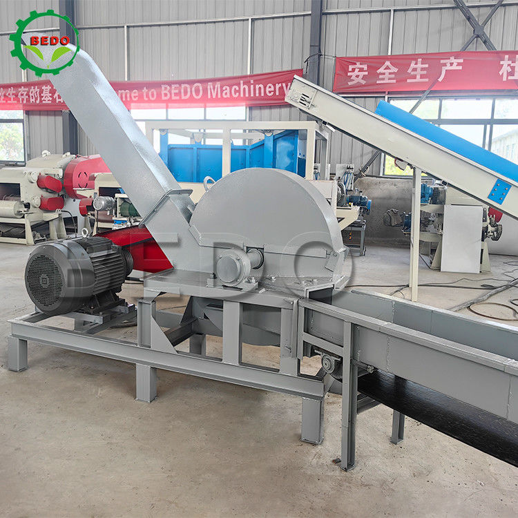 3-5t/h ক্ষমতা বৈদ্যুতিক কাঠ চিপার মেশিন স্বয়ংক্রিয় ফিড কনভেয়র ড্রাম টাইপ Shredder
