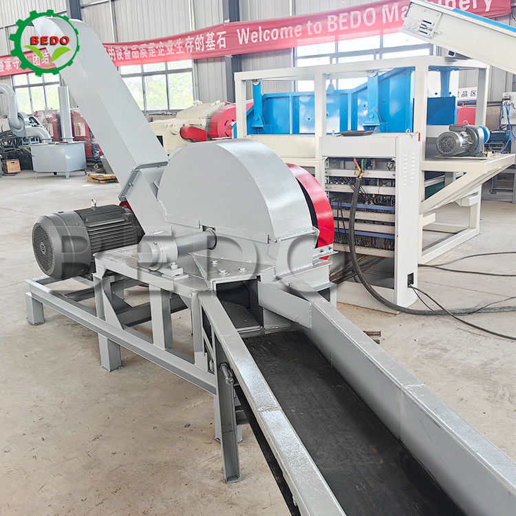 37kw সেল্ফ ফিডিং কাঠ চিপিং মেশিন 3-5t/h ক্ষমতার ড্রাম টাইপ ব্রাঞ্চ শ্রেডার