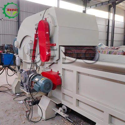 3pcs ফ্লাইং ছুরি এবং 3KW 4KW নিষ্কাশন মোটর শক্তি সঙ্গে শক্তিশালী ডিজেল ইঞ্জিন কাঠ Crusher মেশিন